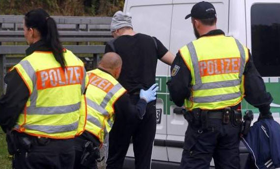 4 جرحى في هجوم بسكين في ألمانيا والشرطة تتحدث عن دافع "سياسي" محتمل
