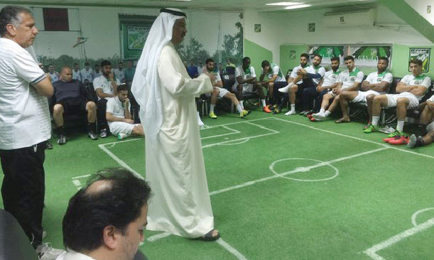 الكاظمي يعد لاعبي العربي بمكافآت في حال تخطي السالمية في كأس سمو الأمير