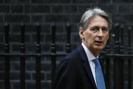 وزير المالية البريطاني يتوقع "حوارا بناء للغاية" مع ترامب