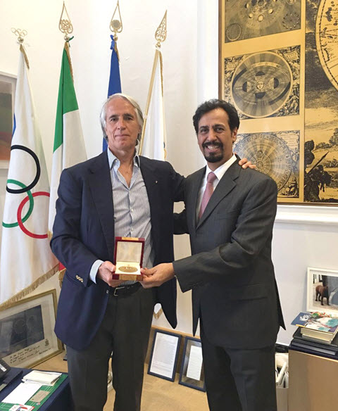 السفير الكويتي بروما يبحث مع رئيس اللجنة الأولمبية الإيطالية تعزيز التعاون الرياضي 