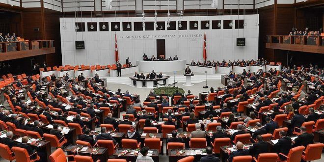 البرلمان التركي يبحث رفع الحصانة عن النواب المؤيدين للأكراد