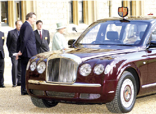 ملكة بريطانيا تعرض سيارتها للبيع 