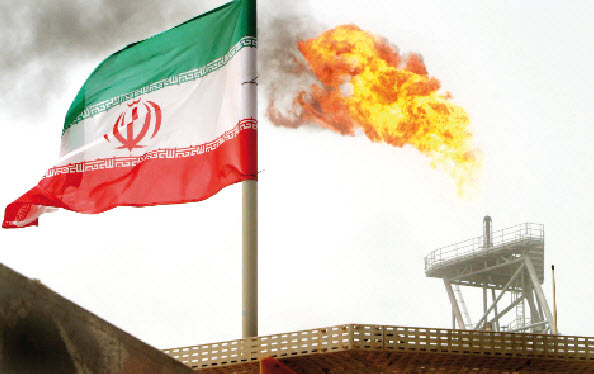  إيران تأمل توقيع عقود نفط  جديدة بين 10 و15 مليار دولار 