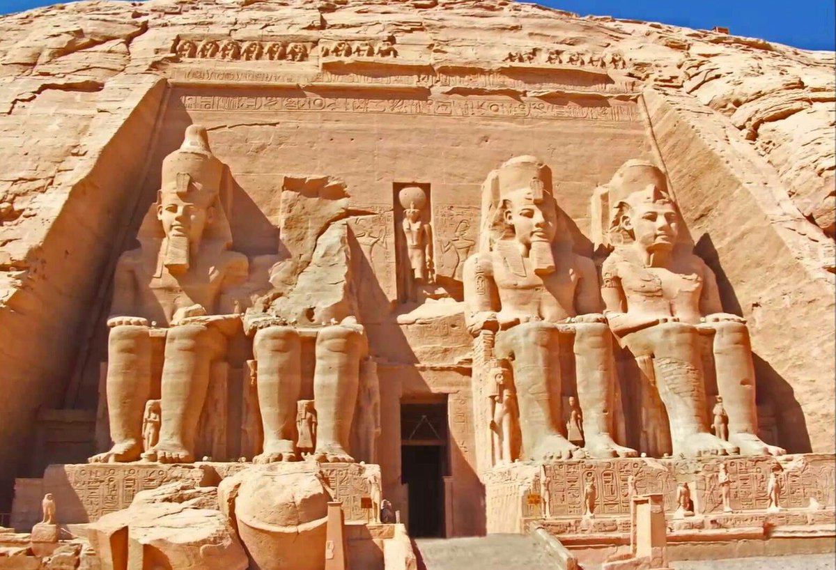 تعامد الشمس على معبد أبو سمبل بأسوان في مصر