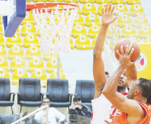 الكويت يتغلب على كاظمة في قمة دوري كرة السلة 