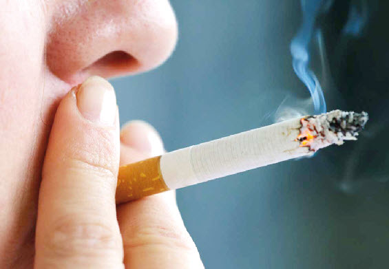 دراسة تربط بين التدخين السلبي وزيادة خطر الإصابة بجلطة