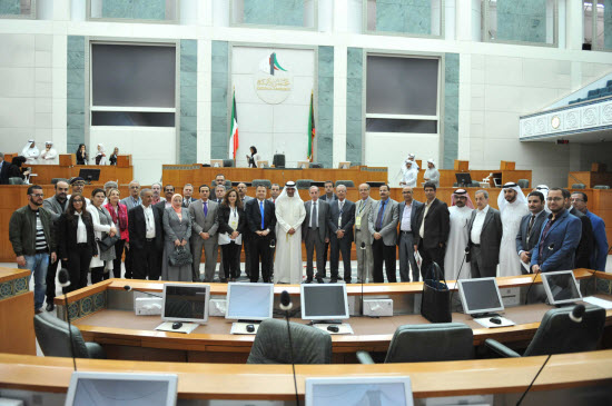  الوفود الإعلامية المشاركة بتغطية الانتخابات الكويتية تزور مبنى مجلس الامة