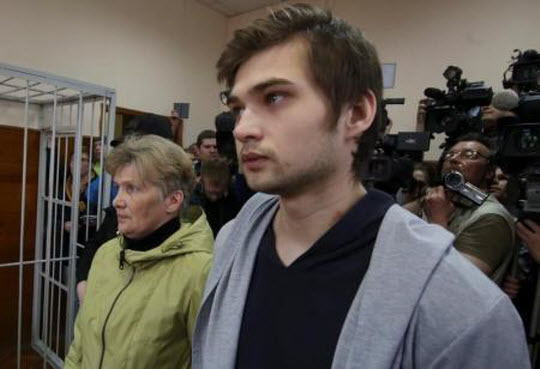السجن مع وقف التنفيذ لشاب روسي لعب "بوكيمون جو" داخل كنيسة