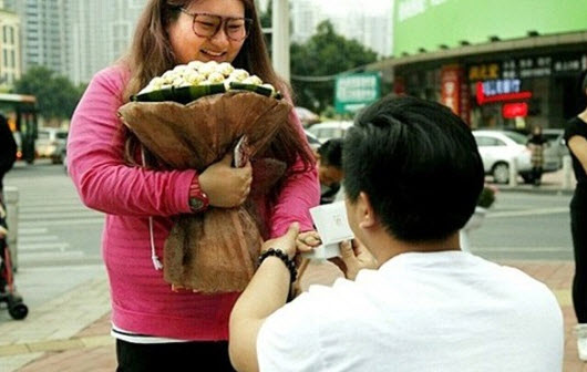 طلب زواج ينتهي بـ"صفعة" لشاب صيني