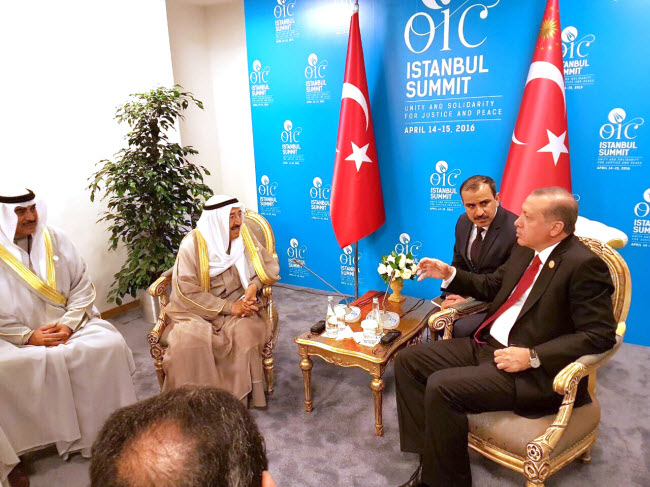سمو أمير البلاد يلتقي الرئيس التركي