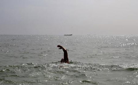 بريطاني يحاول السباحة عبر الأطلسي للمرة الأولى