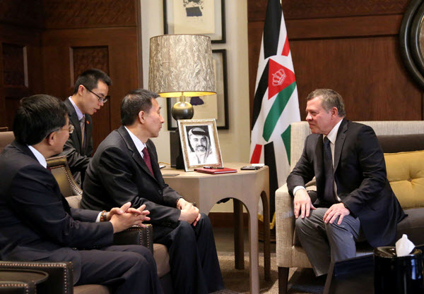 العاهل الأردني ومستشار الدولة الصيني يبحثان تعزيز الشراكة الاقتصادية 