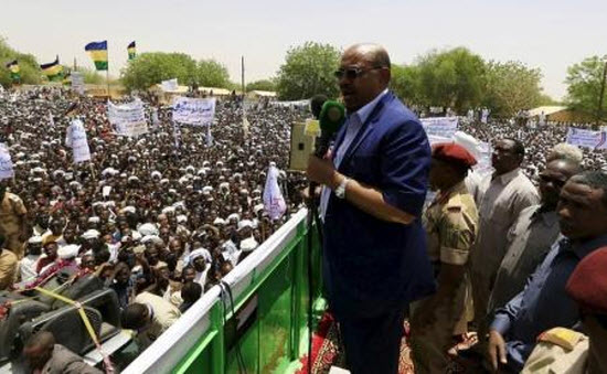 الرئيس السوداني يتحدى أمر اعتقال دوليا بالسفر إلى أوغندا