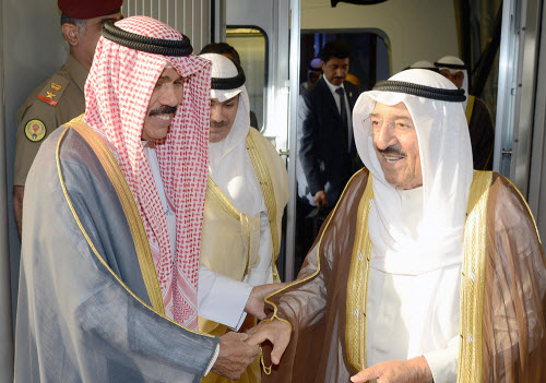سمو الأمير يعود إلى البلاد بعد ترؤسه وفد الكويت بمؤتمر قمة اللاجئين