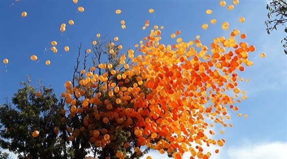 مئات البالونات البرتقالية في سماء الرباط لإدانة العنف الذكوري