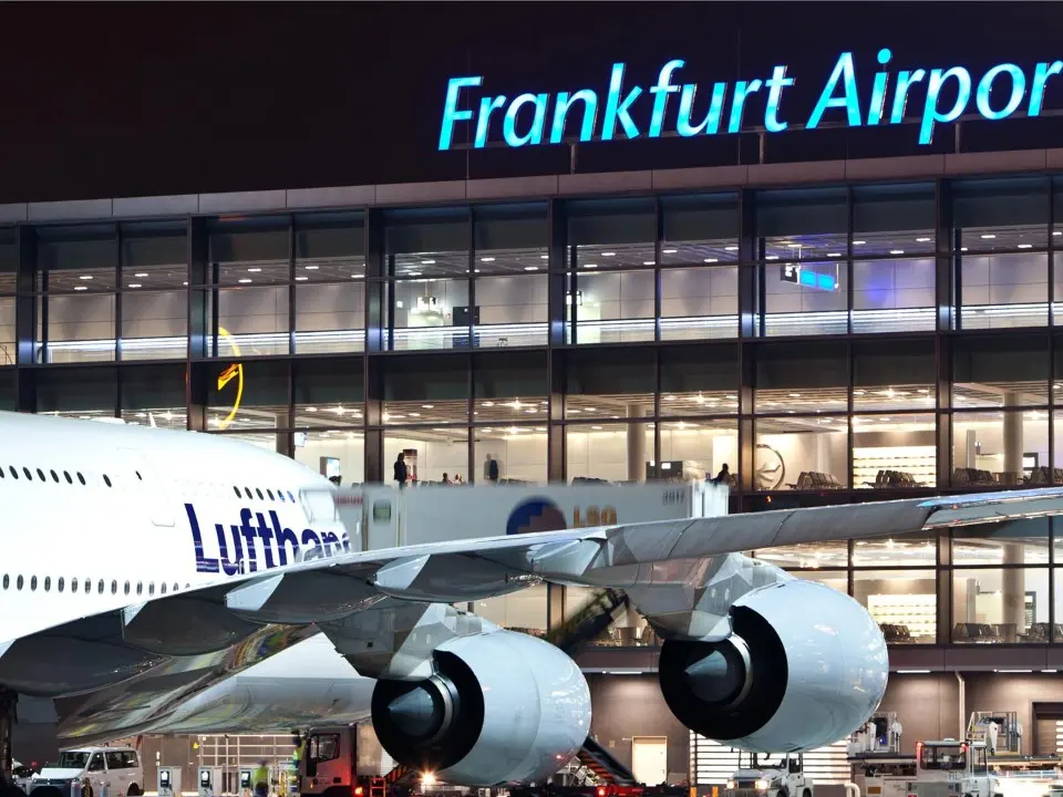  فوضى وإلغاء مئات الرحلات في 5 مطارات ألمانية