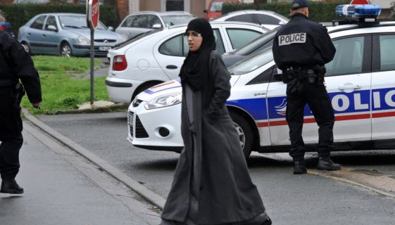 "يوم الحجاب" في أحد المعاهد الفرنسية يثير جدلا