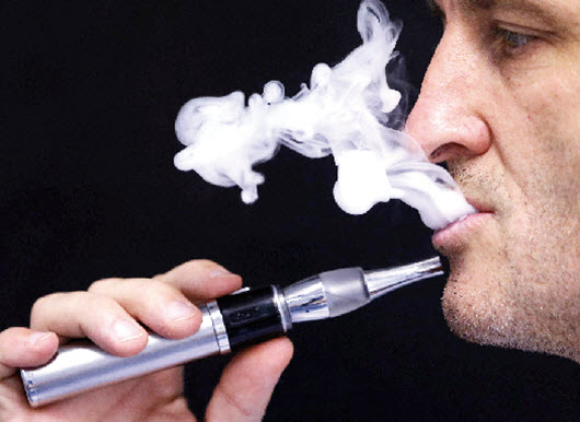 استخدام السيجارة الإلكترونية يتزايد بحدة في بريطانيا وفرنسا