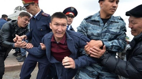 اعتقال المتظاهرين يخيم على الانتخابات في كازاخستان