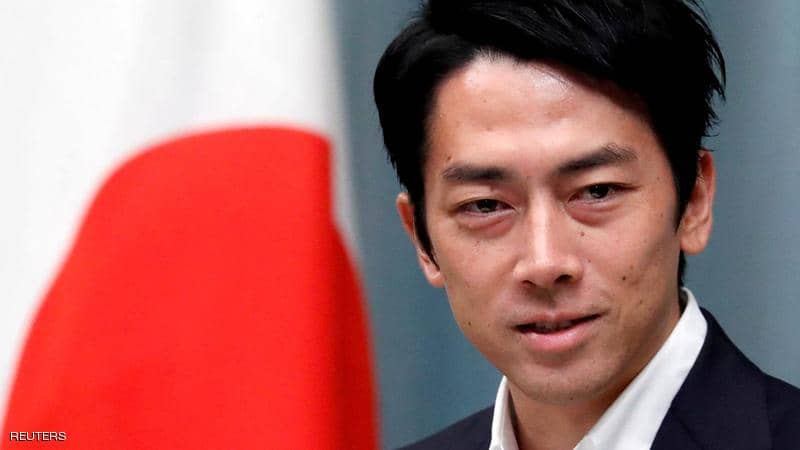 وزير ياباني يرزق بطفل.. والإجازة تثير "اهتماما عالميا"