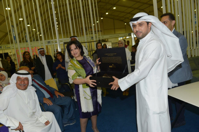 هيئة البحرين للثقافة والأثار تمنح الروائي الكويتي سعود السنعوسي جائزة شخصية العام الثقافية