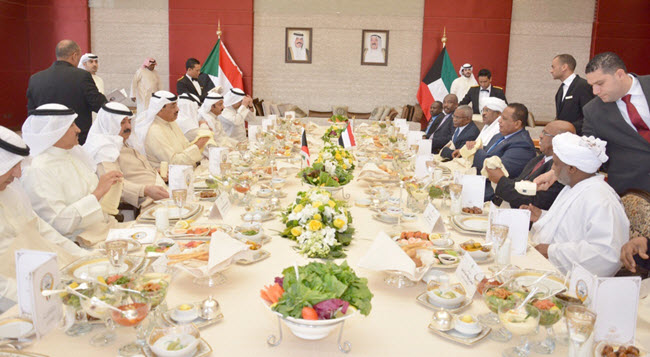 وزير الخارجية يقيم مأدبة غداء رسمية على نظيره السوداني 