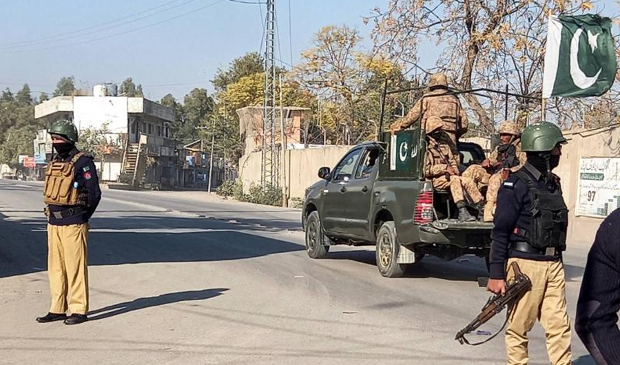  مقتل 10 من أفراد الأمن في هجوم على مركز للشرطة شمال غرب باكستان