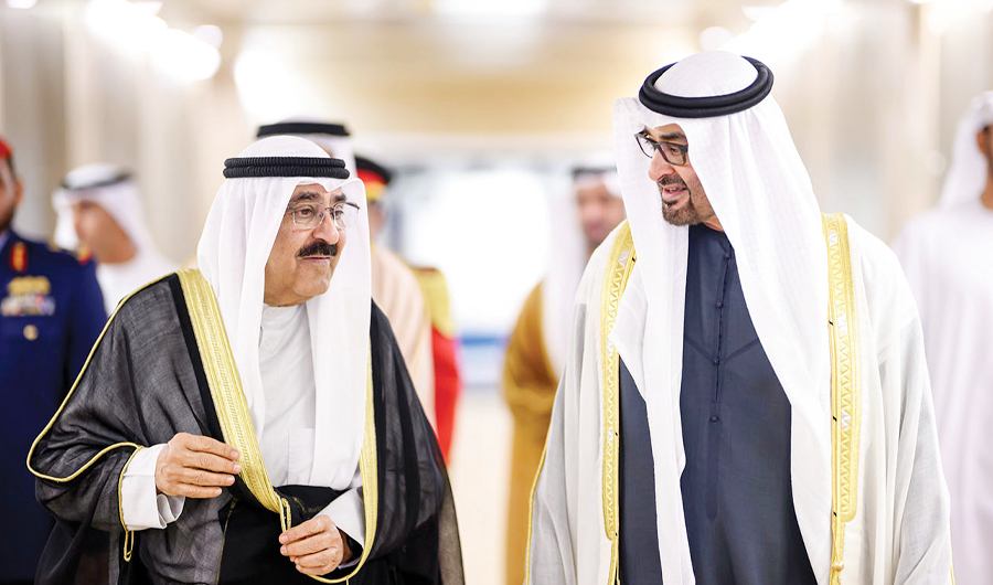  سمو الأمير يتلقى اتصالاً من رئيس الإمارات للتهنئة بتعيين سمو الشيخ صباح الخالد وليّاً للعهد