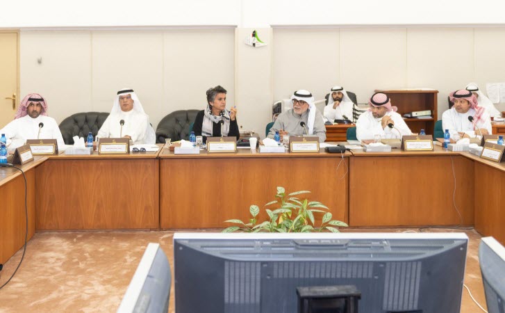 "المالية البرلمانية"الكويتية توافق بالإجماع على المقترح النيابي بشأن "التقاعد المبكر"