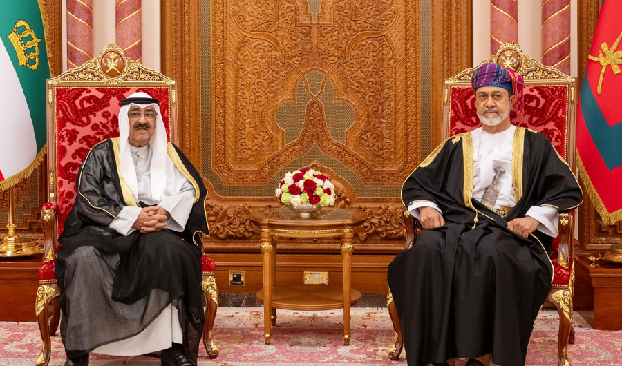 سمو الأمير يعزي سلطان عمان بضحايا السيول والأمطار في ولاية المضيبي