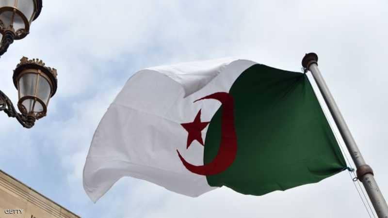 62 مرشحاً لانتخابات الرئاسة بالجزائر