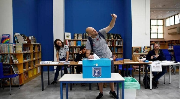 فتح صناديق الاقتراع في الانتخابات التشريعية في إسرائيل