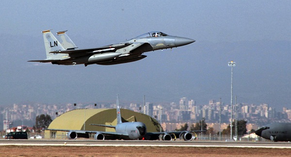 واشنطن تنشر مقاتلات حربية في قطر