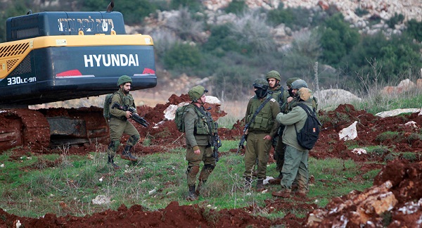 إسرائيل تستنفر وتحشد بحدود لبنان  تحسبا لرد حزب الله