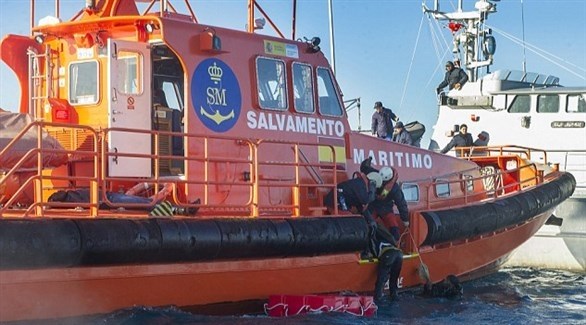 إسبانيا تنقذ أكثر من 900 مهاجر وتنتشل أربع جثث