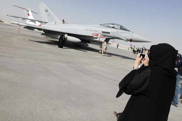 أكاديمية طيران سعودية تدرب نساء على قيادة طائرات