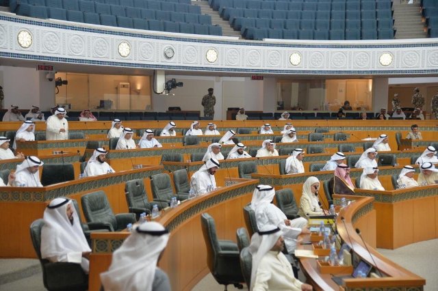    مجلس الأمة يزكي أعضاء لجنة "البيئة" البرلمانية المؤقتة
