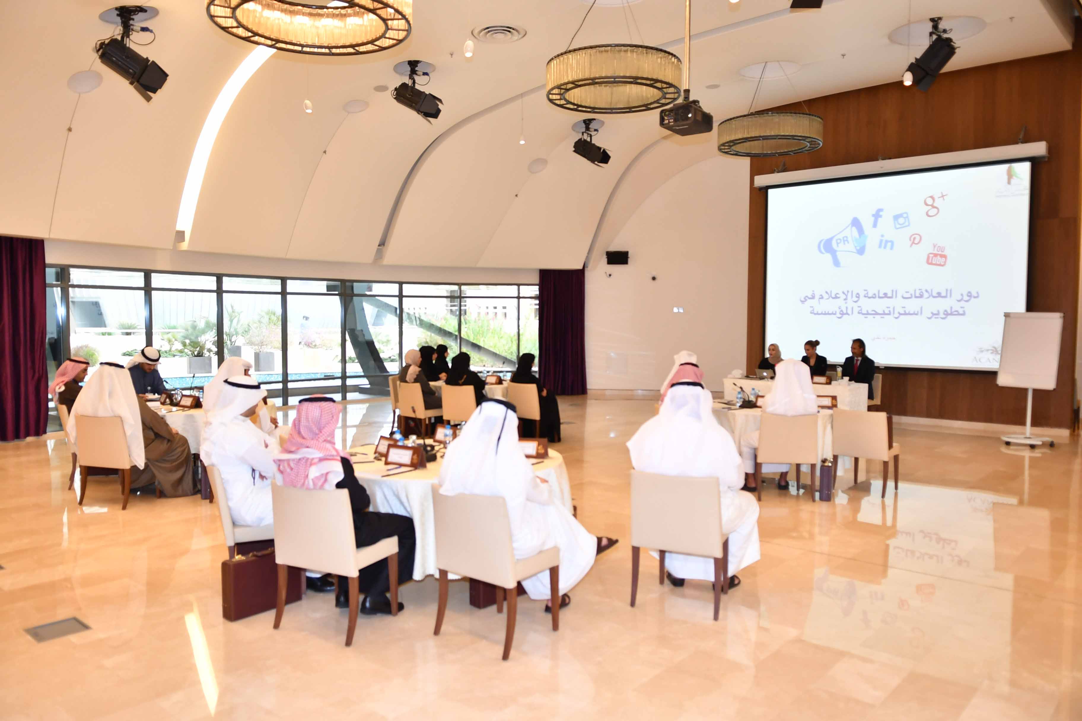   المشاركون ببرنامج «الدبلوماسية البرلمانية» يؤكدون أهمية البرنامج في تطوير عمل الامانات العامة الخليجية