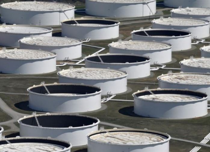 وكالة حكومية: مخزونات النفط الأمريكية تسجل هبوطا أكبر من المتوقع الأسبوع الماضي