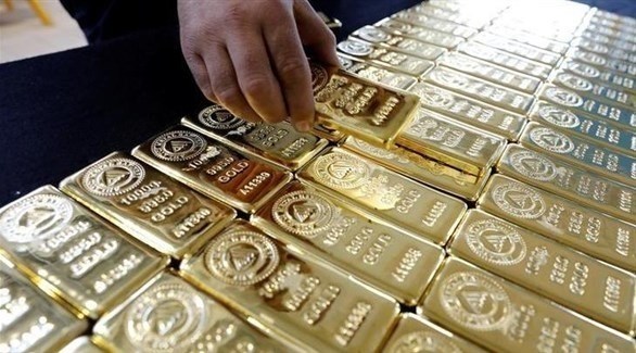 الذهب يتراجع مع ارتفاع الدولار