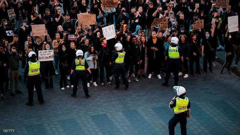 السويد تدعو للاحتجاج عبر "الفضاء الرقمي" في عصر كورونا