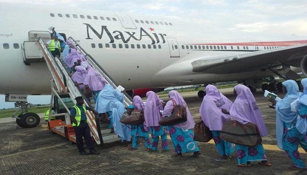 مئات الحجاج ينجون من الموت جراء حادث طائرة في مطار نيجيري