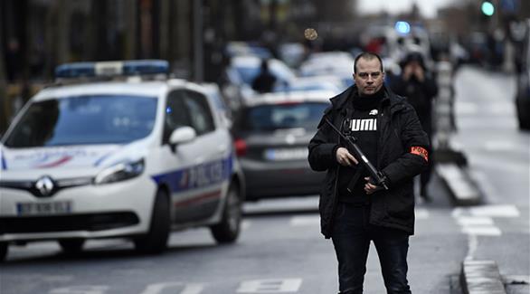 شرطة باريس تحتجز العشرات بعد أعمال عنف الليلة الماضية