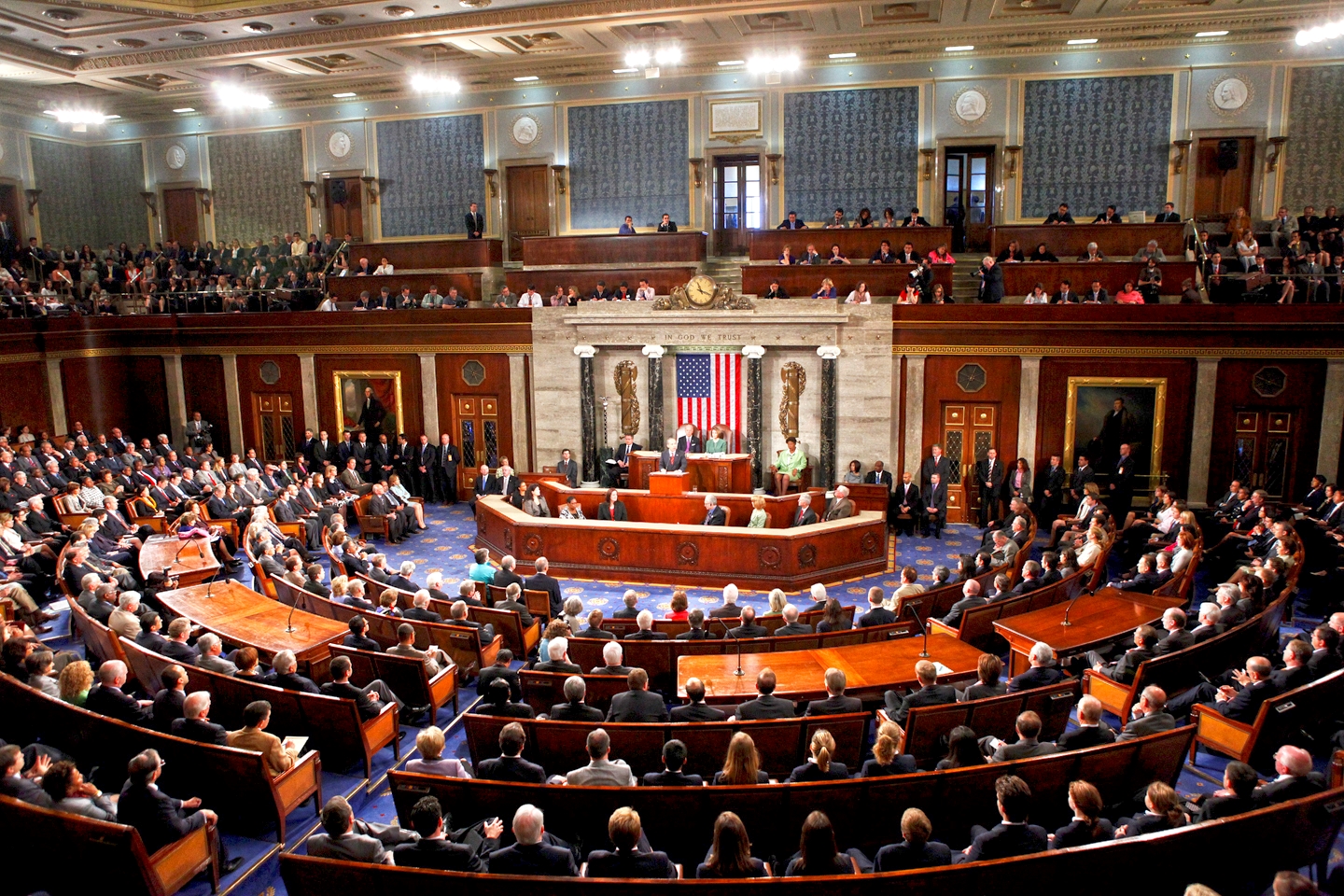  الكونغرس الأميركي يفرض عقوبات ضد 