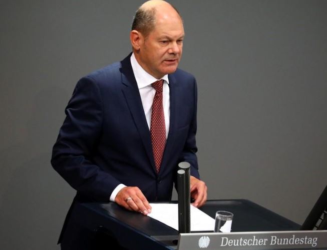 وزير المالية الألماني: رئيس المخابرات فقد مصداقيته