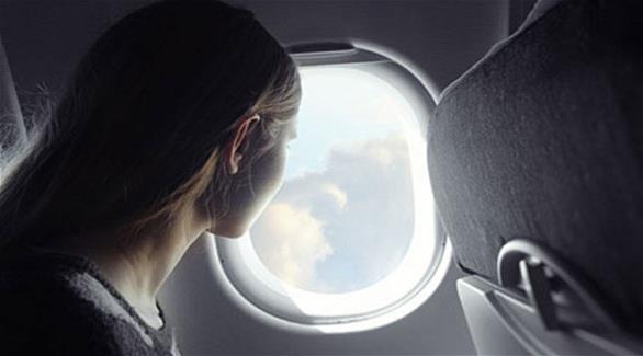 لماذا يجب أن تبقى أغطية نوافذ الطائرة مفتوحة خلال الإقلاع والهبوط؟