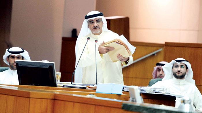أبل يسأل العازمي عن النظام الأساسي لجامعة الخليج العربي بمملكة البحرين