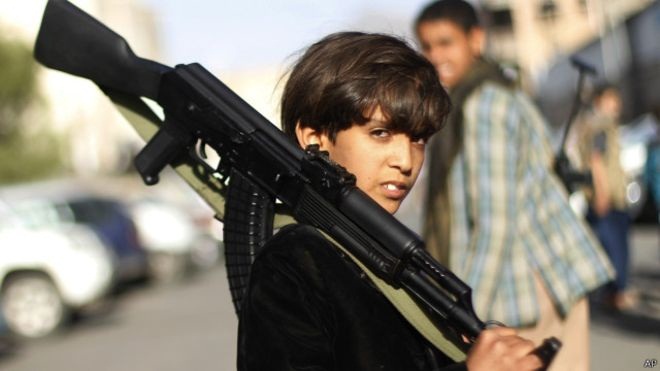 وزير يمني: الحوثيون جندوا أكثر من 30 ألف طفل‎