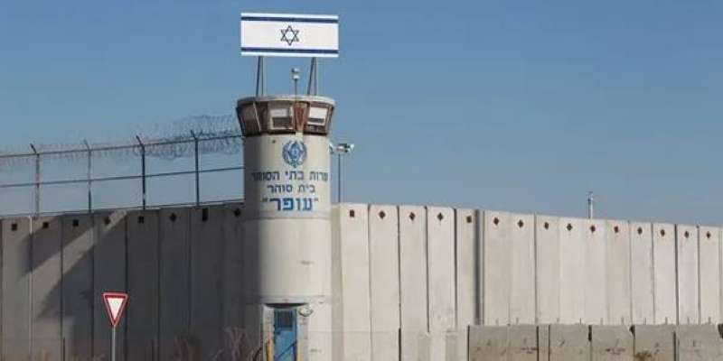  إسرائيل: سنفرج اليوم عن 42 معتقلاً فلسطينياً