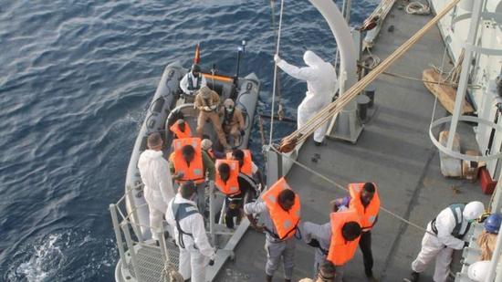 الجزائر: ايقاف 33 شابا حاولوا التسلل بحرا نحو اوروبا 